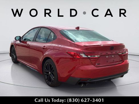 Used 2026 Toyota Camry Hybrid image 13