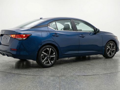 Used 2025 Nissan Sentra SV image 9