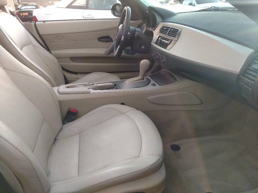 Used 2003 BMW Z4 2.5i RWD image 5