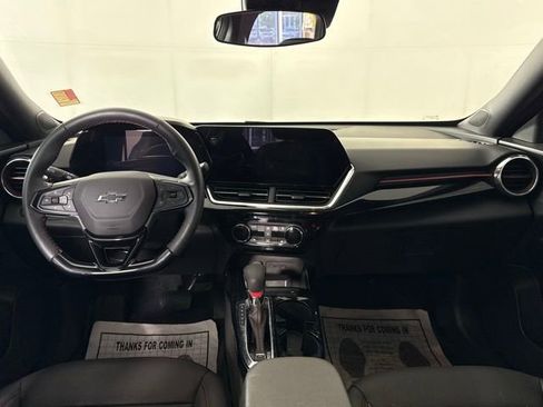 Used 2025 Chevrolet Trax RS w/ Driver Confidence Package FWD image 25