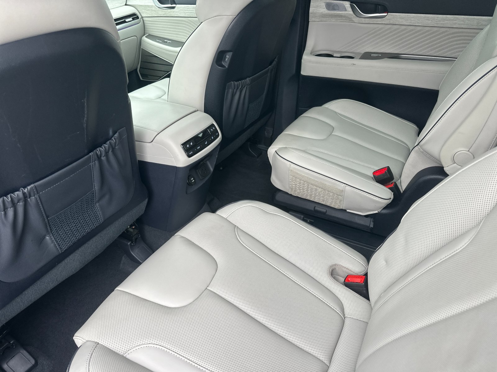 Used 2024 Hyundai Palisade Calligraphy FWD image 12