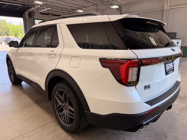 Used 2025 Ford Explorer ST AWD/4WD image 5
