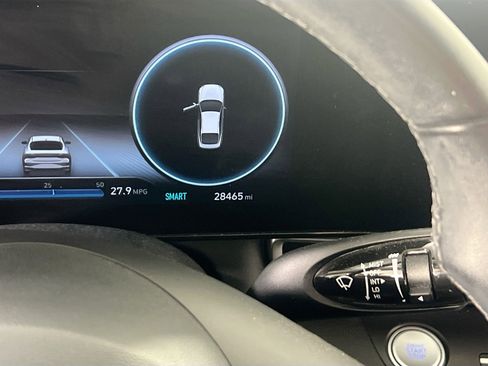 Used 2023 Hyundai Elantra SEL w/ Convenience Package image 12