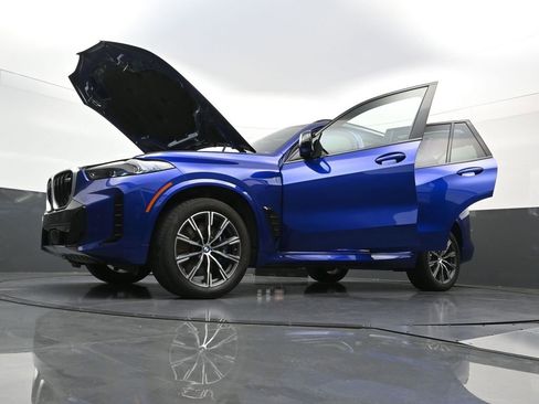 Used 2025 BMW X5 M60i image 43