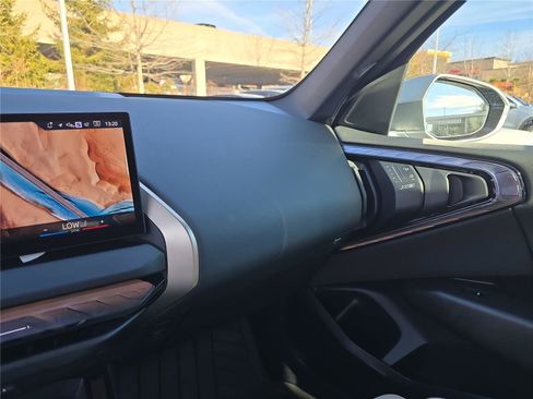 Used 2025 BMW X3 xDrive30i w/ Convenience Package image 27