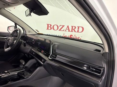 Used 2025 Kia Sportage EX FWD image 16