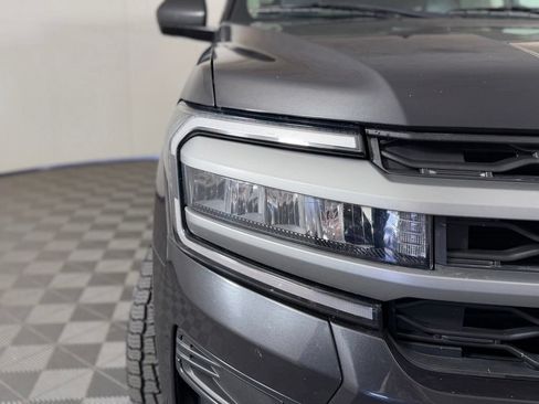 Used 2024 Ford Expedition XLT AWD/4WD image 3