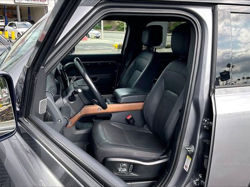 Used 2023 Land Rover Defender 130 X AWD/4WD image 8