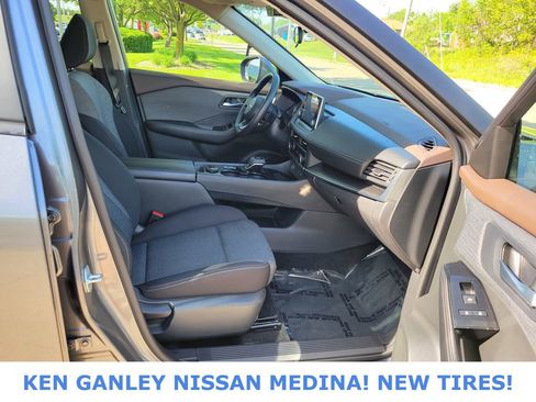 Used 2023 Nissan Rogue SV AWD/4WD image 48