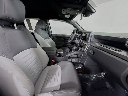 Used 2024 Toyota Tacoma TRD Sport image 43