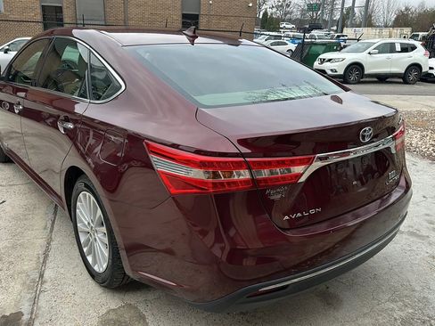 Used 2013 Toyota Avalon Limited image 3