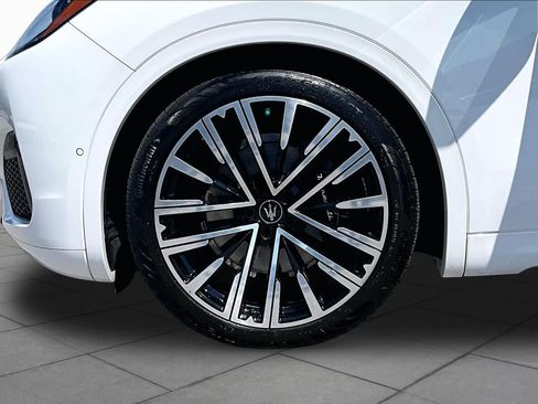 Used 2023 Maserati Grecale Modena AWD/4WD image 10