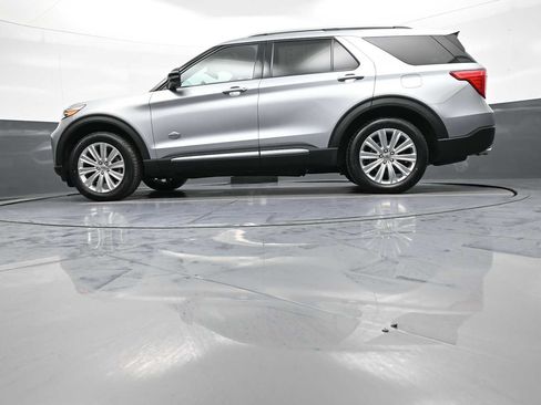 Used 2022 Ford Explorer King Ranch w/ Premium Technology Package AWD/4WD image 36