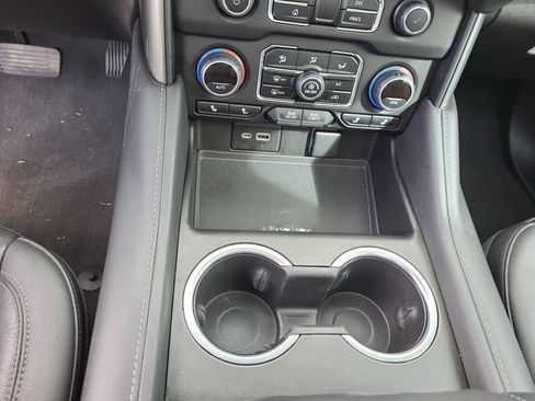 Used 2021 Chevrolet Tahoe Z71 w/ Rear Media and Nav Package image 11