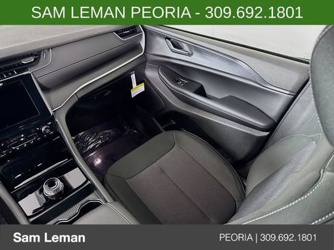 New 2026 Jeep Grand Cherokee L 4WD image 23