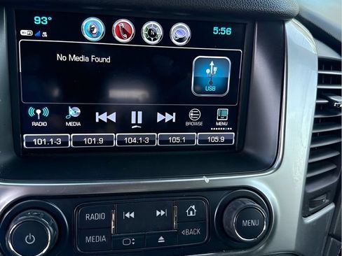 Used 2019 Chevrolet Suburban LT RWD image 5