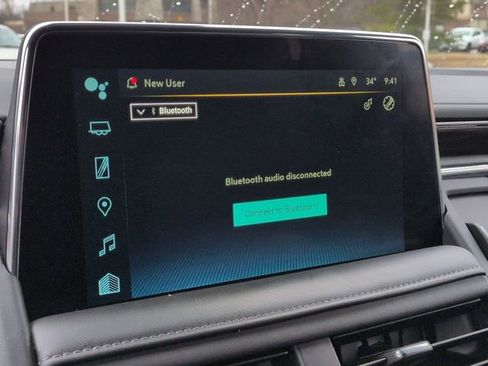 Used 2024 Chevrolet Suburban LT image 18