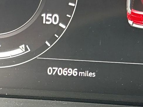 Used 2020 Land Rover Range Rover HSE image 24