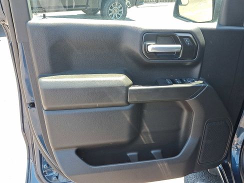 Used 2021 Chevrolet Silverado 1500 Custom AWD/4WD image 12