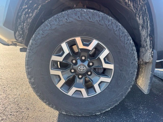 Used 2019 Toyota Tacoma TRD Off-Road AWD/4WD image 12
