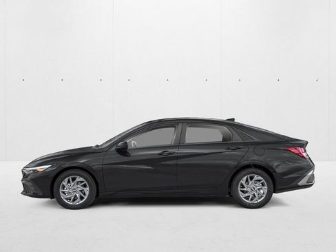 New 2026 Hyundai Elantra SEL Sport Premium FWD image 3
