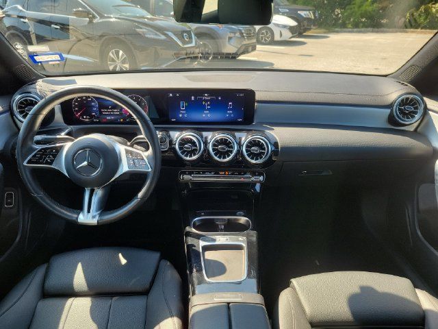 Used 2025 Mercedes-Benz CLA 250 image 13