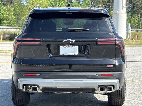 New 2026 Chevrolet Traverse Z71 w/ Enhanced Driving Package AWD/4WD image 8