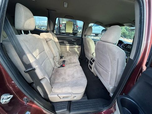 Used 2020 Honda Pilot EX image 30