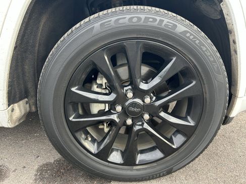 Used 2018 Jeep Grand Cherokee Altitude image 9