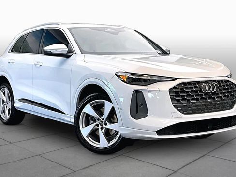Certified 2025 Audi Q5 Premium Plus w/ Premium Plus AWD/4WD image 3