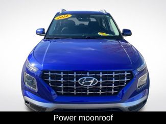 Used 2024 Hyundai Venue SEL video 2