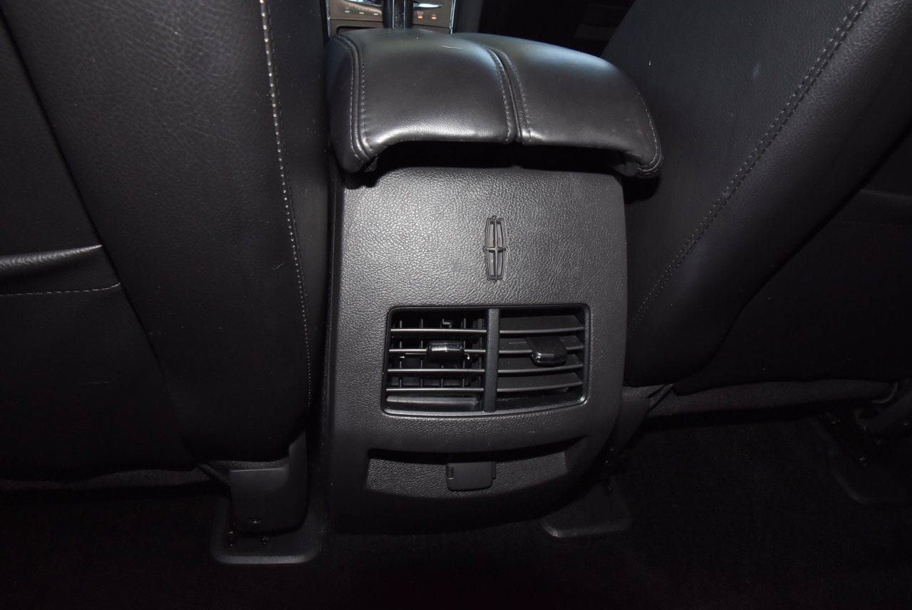 Used 2013 Lincoln MKX FWD image 18