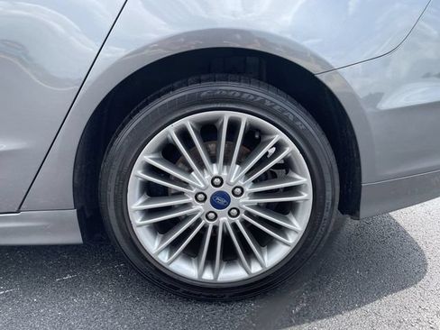 Used 2014 Ford Fusion SE w/ Equipment Group 202A FWD image 30