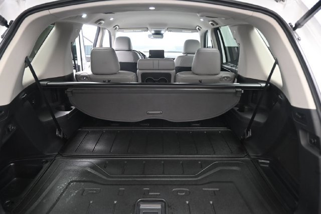 Used 2025 Honda Pilot EX-L image 12
