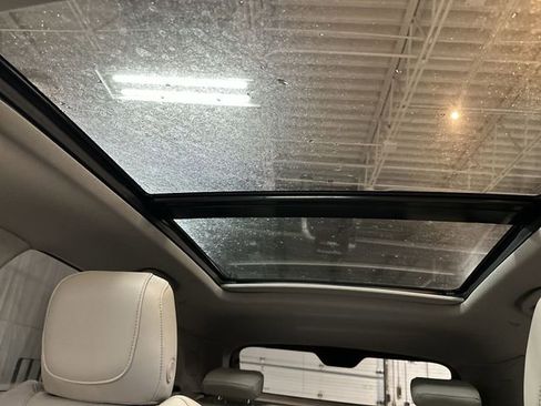 Used 2021 Cadillac XT4 Premium Luxury w/ Cold Weather Package image 18