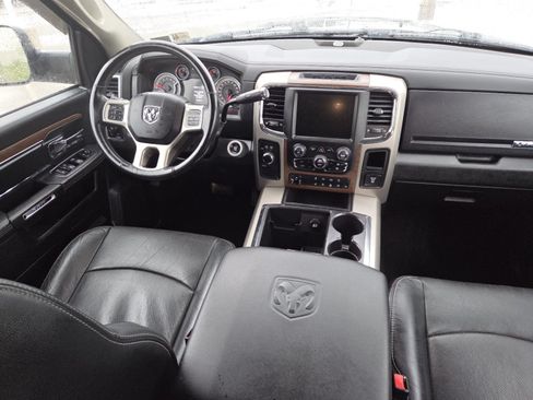 Used 2015 RAM 2500 Laramie w/ Black Appearance Group AWD/4WD image 24