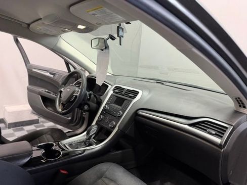 Used 2014 Ford Fusion SE FWD image 24