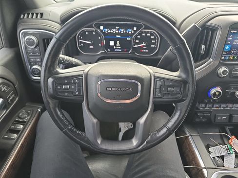 Used 2020 GMC Sierra 2500 Denali w/ Denali Ultimate Package AWD/4WD image 17