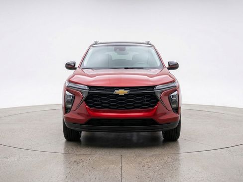 Used 2025 Chevrolet TrailBlazer LT image 2