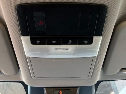 Used 2025 Nissan Rogue SV FWD image 17