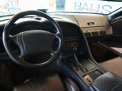 Used 1993 Chevrolet Corvette Coupe image 4
