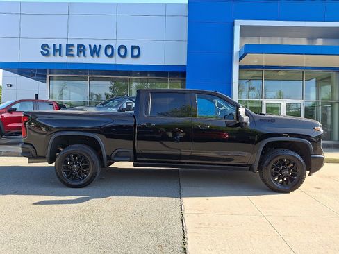 Used 2025 Chevrolet Silverado 2500 High Country w/ High Country Premium Package AWD/4WD image 7