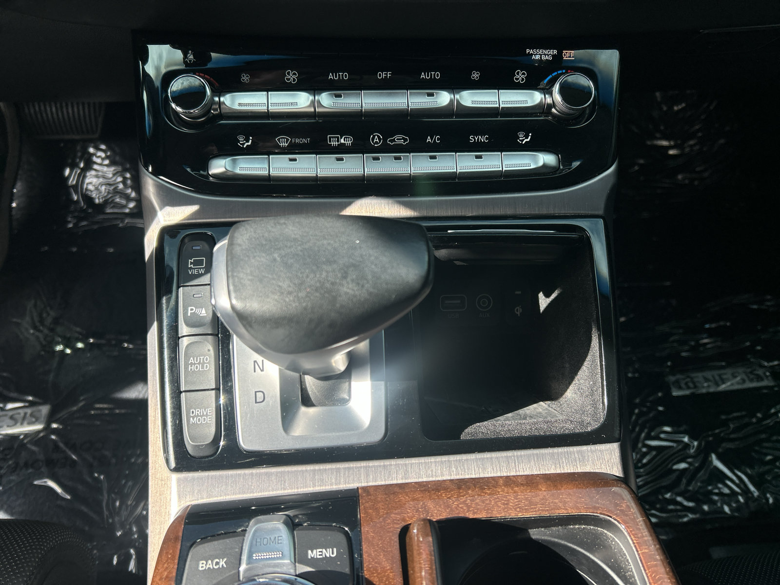 Used 2019 Genesis G90 3.3T Premium RWD image 28