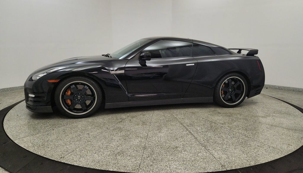Used 2012 Nissan GT-R Black Edition AWD/4WD image 2