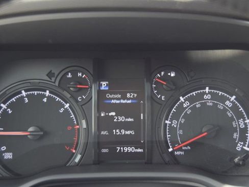 Used 2022 Toyota 4Runner SR5 Premium w/ Moonroof Package AWD/4WD image 26