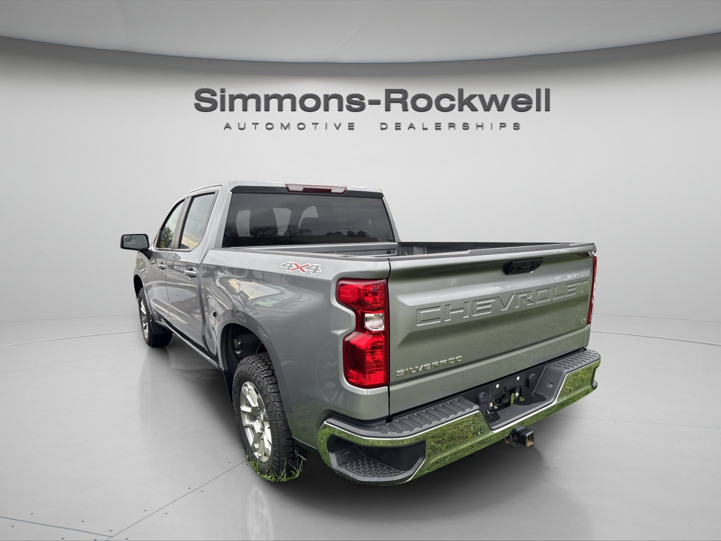 Used 2024 Chevrolet Silverado 1500 LT AWD/4WD image 3