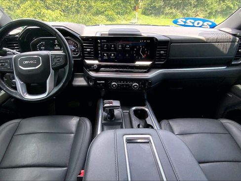 Used 2022 GMC Sierra 1500 SLT w/ SLT Premium Package AWD/4WD image 16