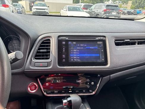 Used 2018 Honda HR-V EX image 28