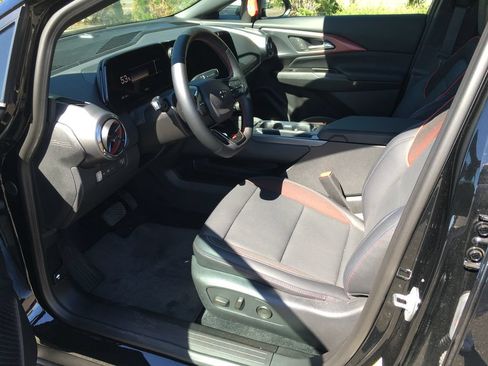 Used 2024 Chevrolet Equinox EV RS AWD/4WD image 4