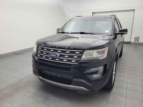 Used 2017 Ford Explorer XLT w/ Equipment Group 202A FWD image 15